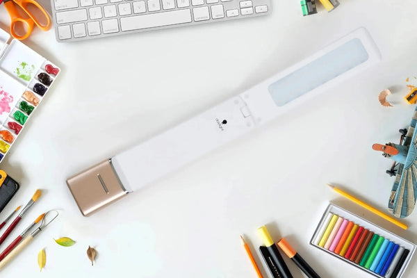 Daylight Smart Go Rechargable Desk Lamp