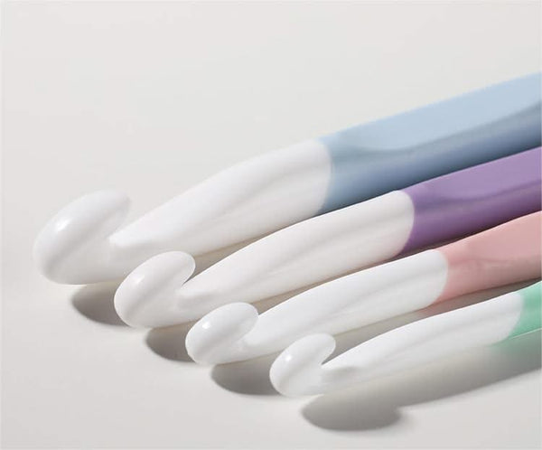 Universal Crafts Large Crochet Hook Set 4 Pack