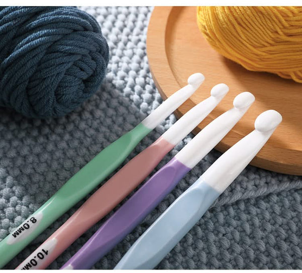 Universal Crafts Large Crochet Hook Set 4 Pack