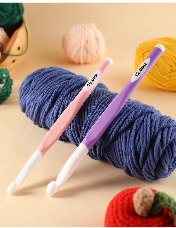 Universal Crafts Large Crochet Hook Set 4 Pack