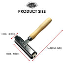 Measurement chart of a tool with a wooden handle and metal head, showing dimensions in centimeters and inches.