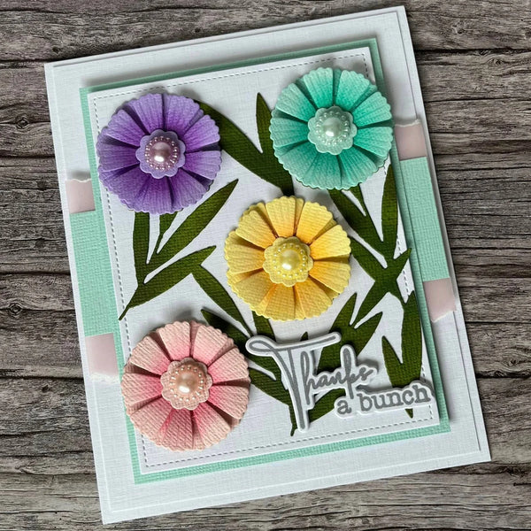 Lisa Horton Crafts – Beautiful Blooms Floral Plate – Craft Die Set