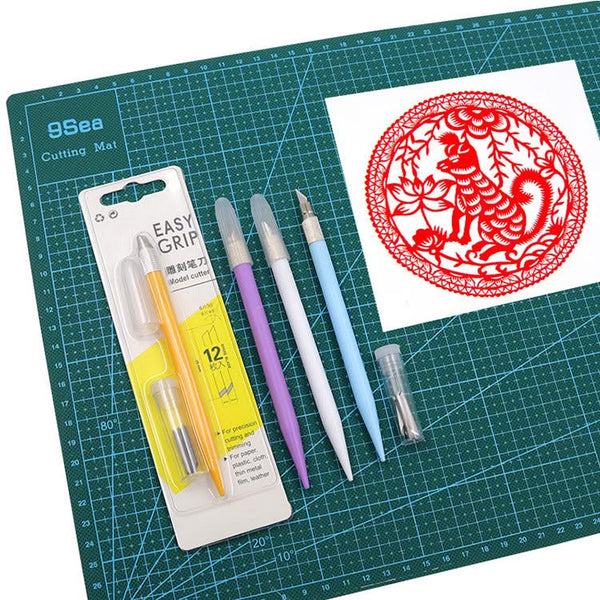Universal Crafts Easy Grip Model Cutter with 12 Blades - White